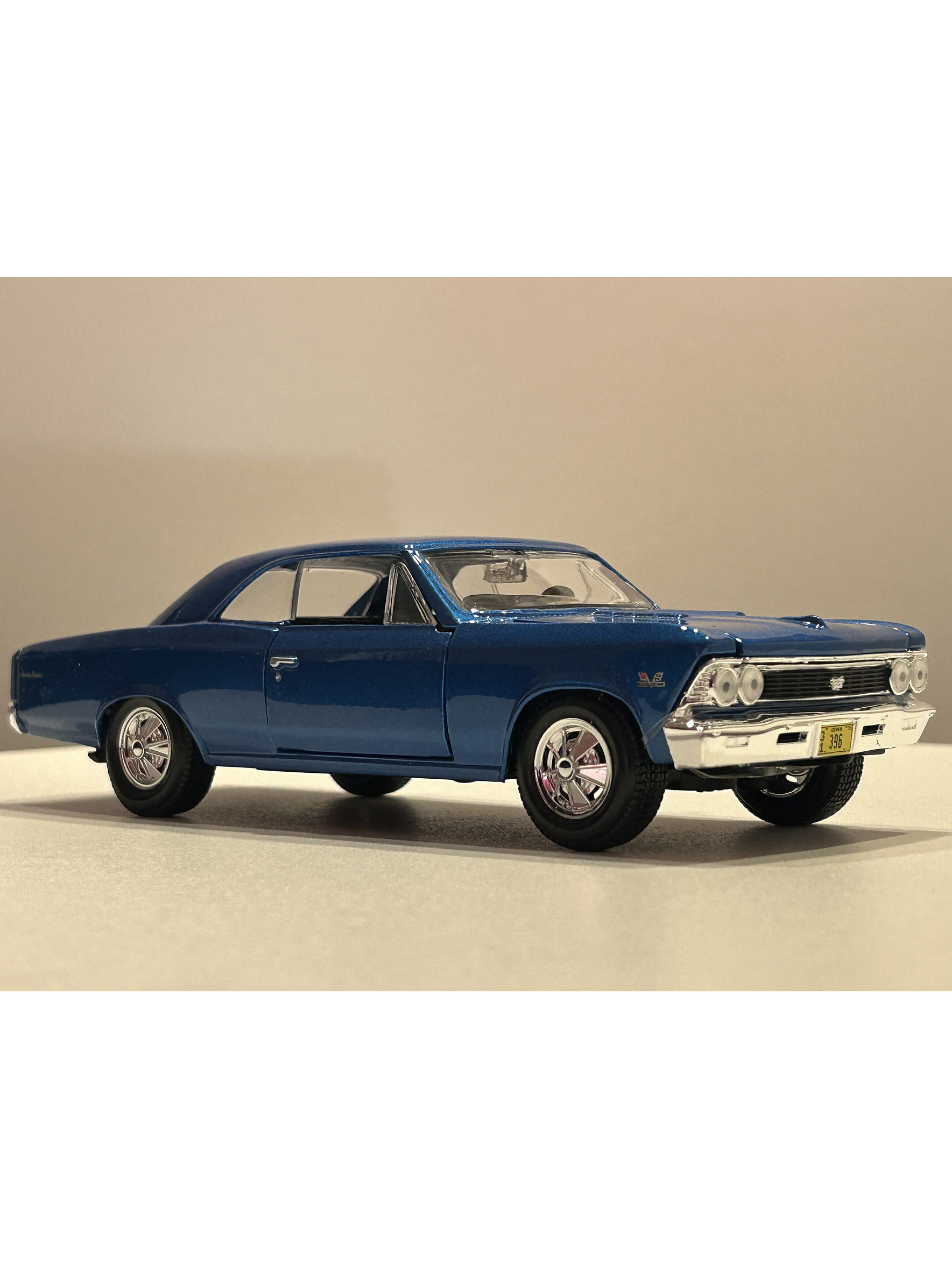 Chevrolet Chevelle SS 396 1966 – Modelo a Escala 1:24 Maisto Diecast Coleccionable 3
