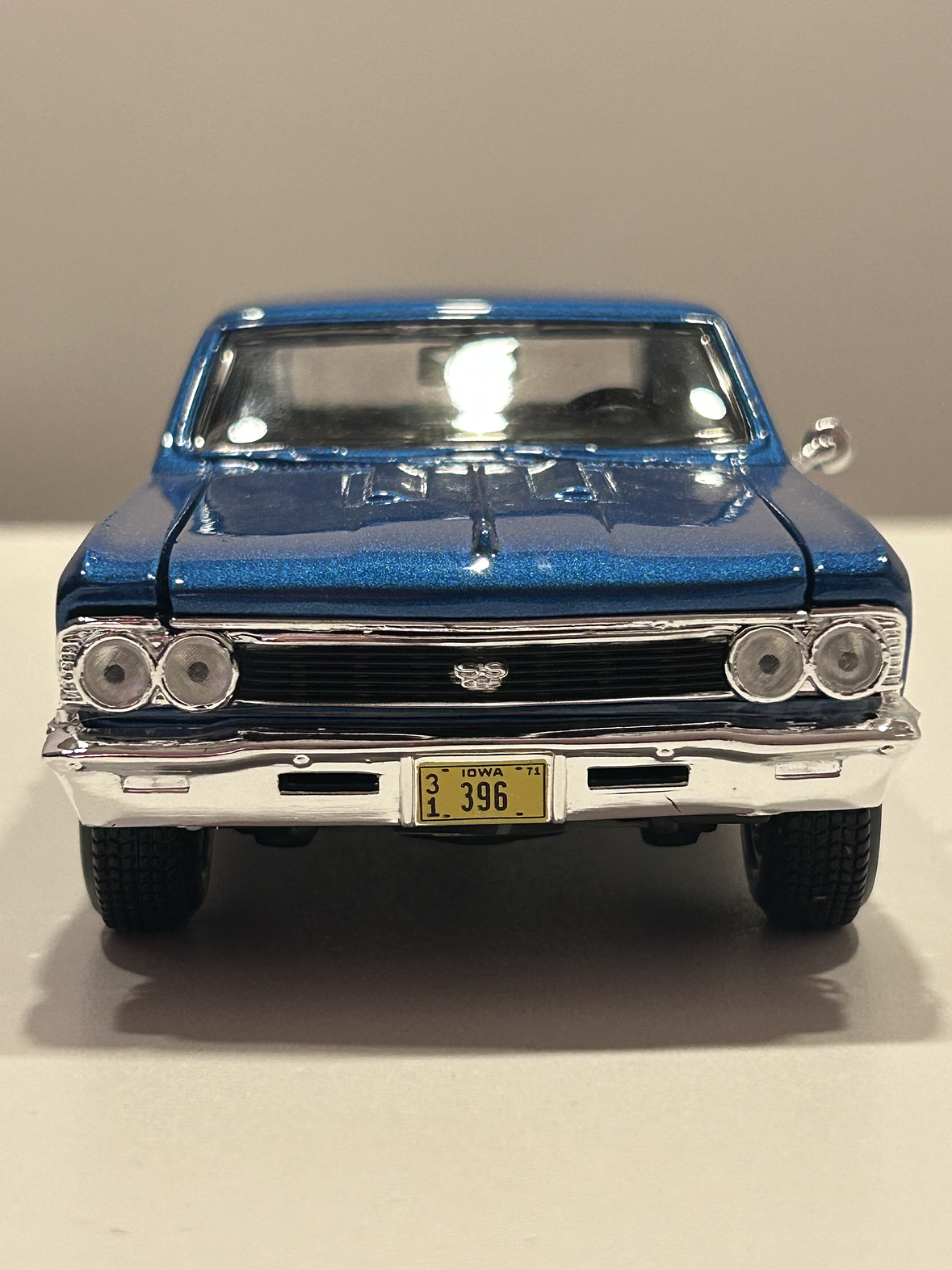 Chevrolet Chevelle SS 396 1966 – Modelo a Escala 1:24 Maisto Diecast Coleccionable 2