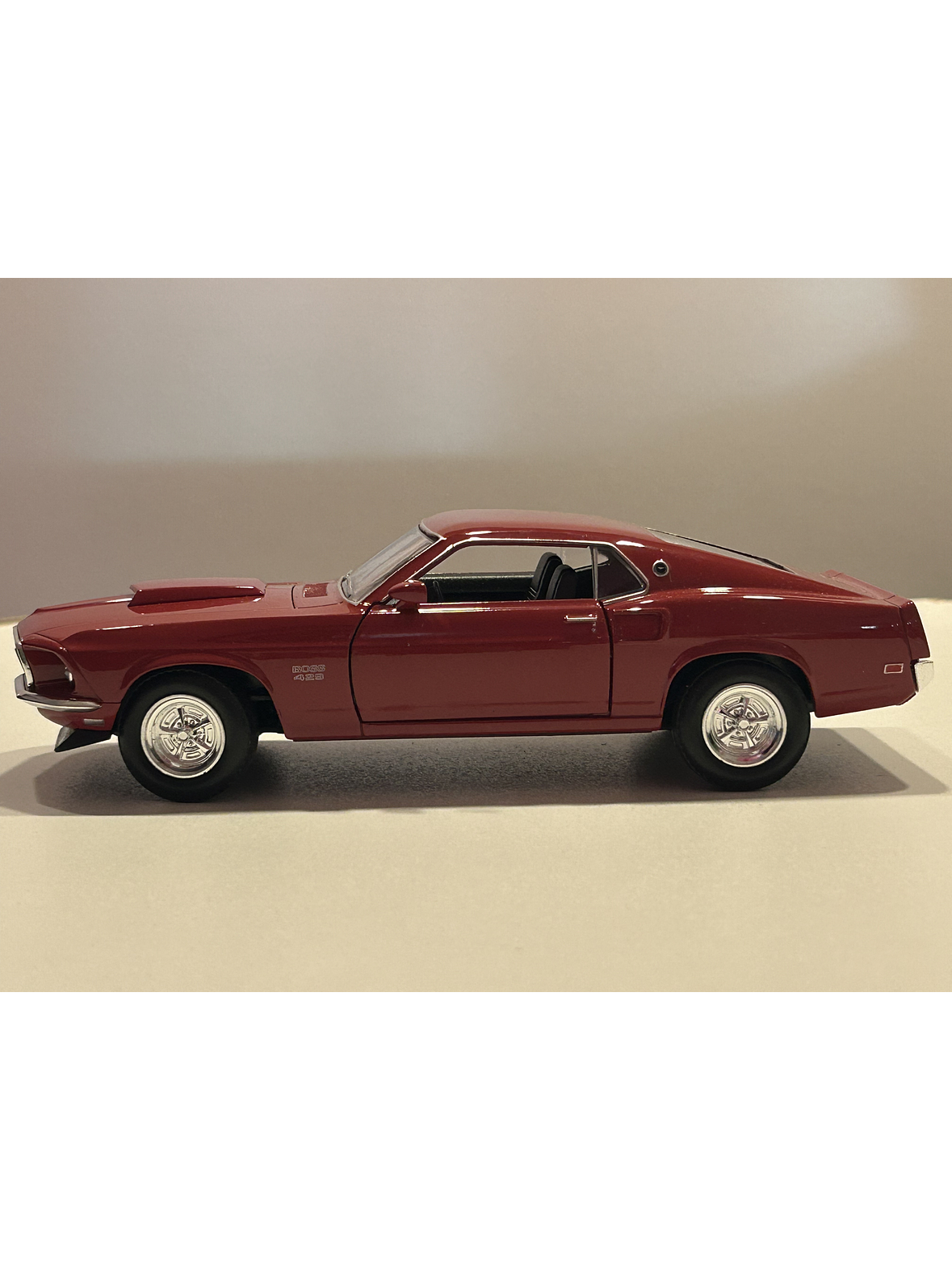 Ford Mustang Boss 429 1969 – Modelo a Escala 1:24 Welly Diecast Coleccionable 6