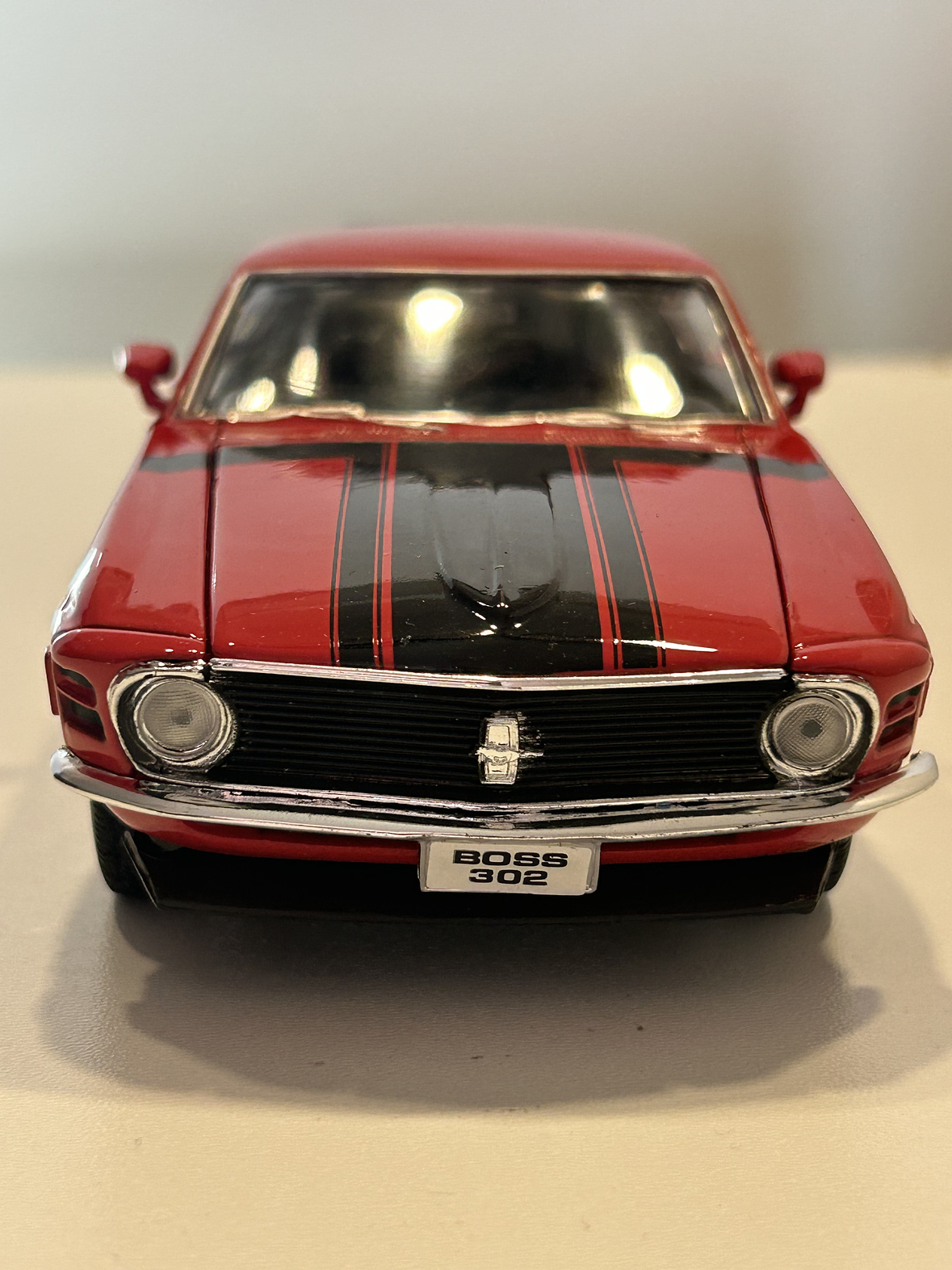 Ford Mustang Boss 302 1970 – Modelo a Escala 1:24 Welly Diecast Coleccionable 2