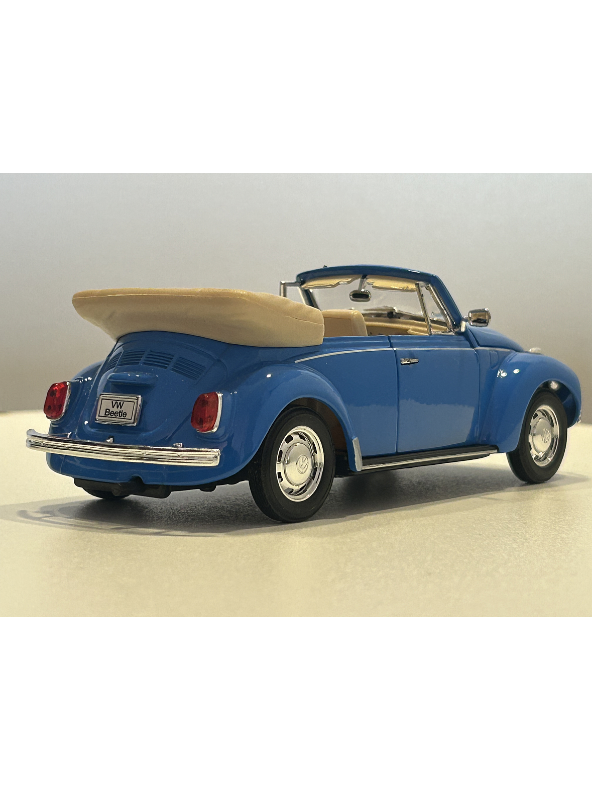 Volkswagen Beetle Cabriolet – Modelo a Escala 1:24 Welly Diecast Coleccionable 6