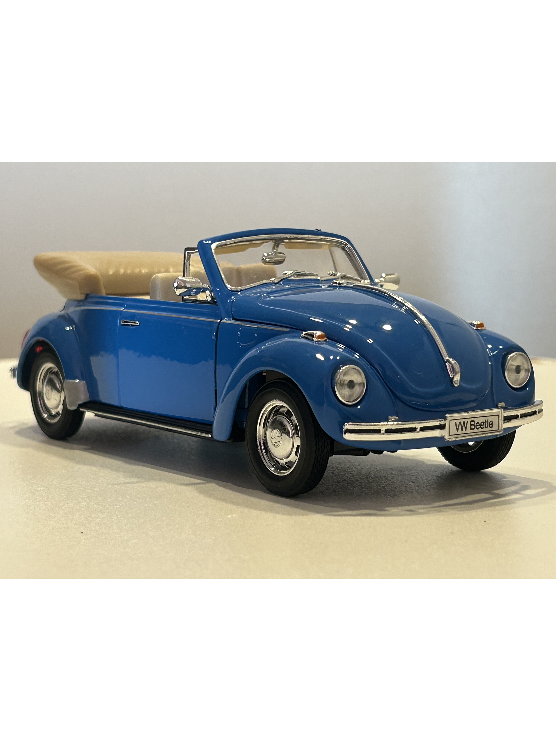 Volkswagen Beetle Cabriolet – Modelo a Escala 1:24 Welly Diecast Coleccionable 3