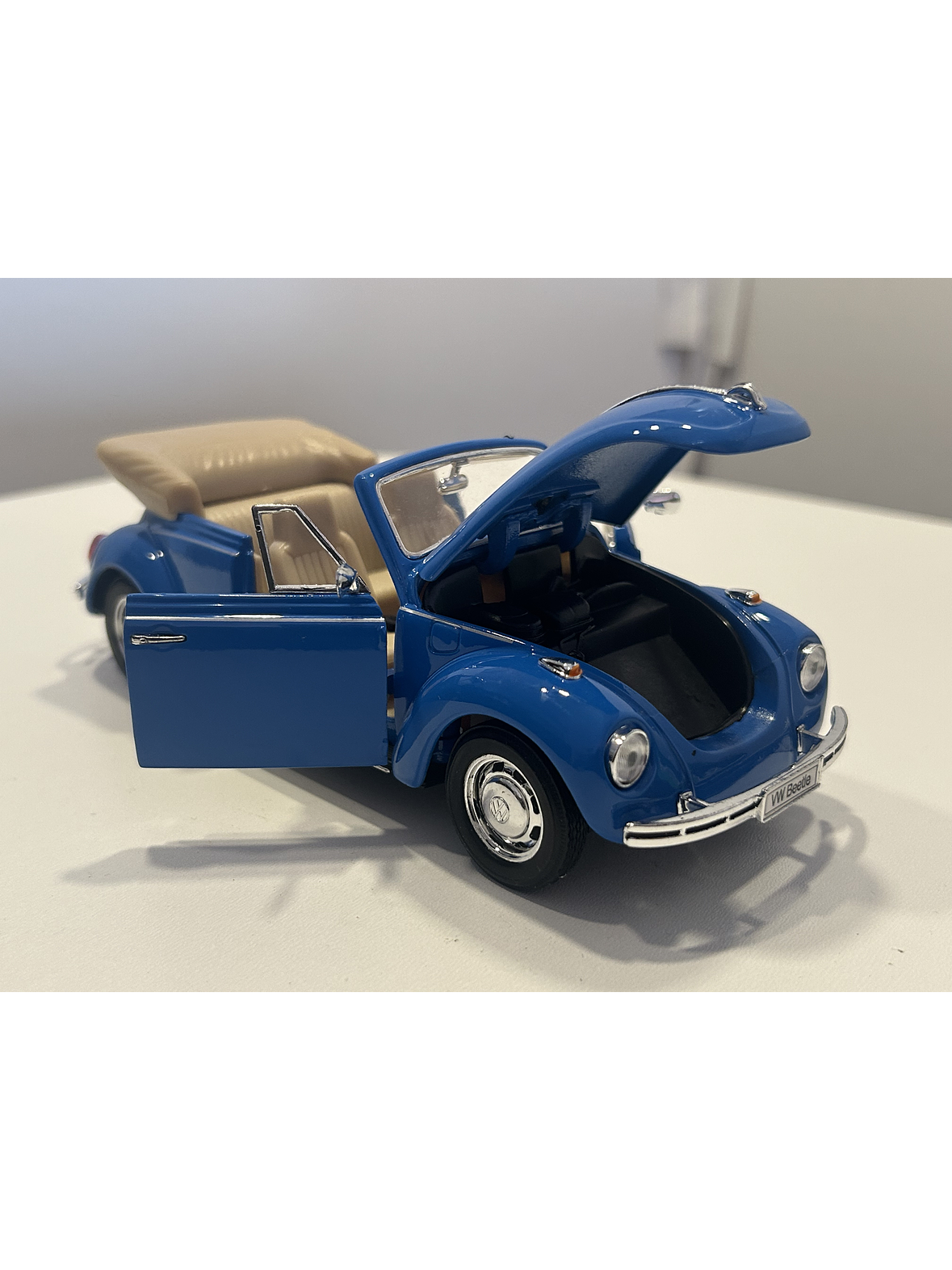 Volkswagen Beetle Cabriolet – Modelo a Escala 1:24 Welly Diecast Coleccionable 4