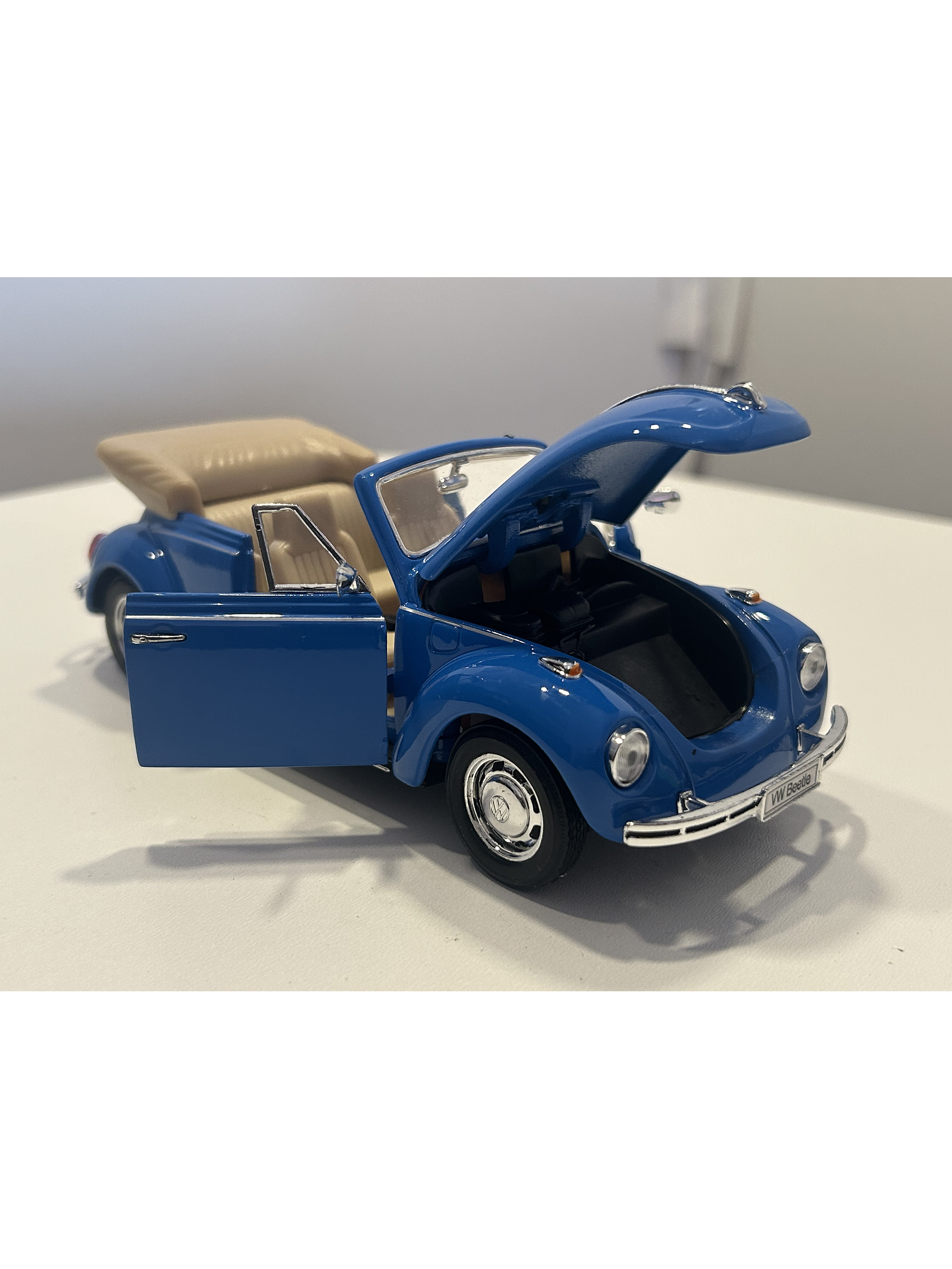 Volkswagen Beetle Cabriolet – Modelo a Escala 1:24 Welly Diecast Coleccionable 4