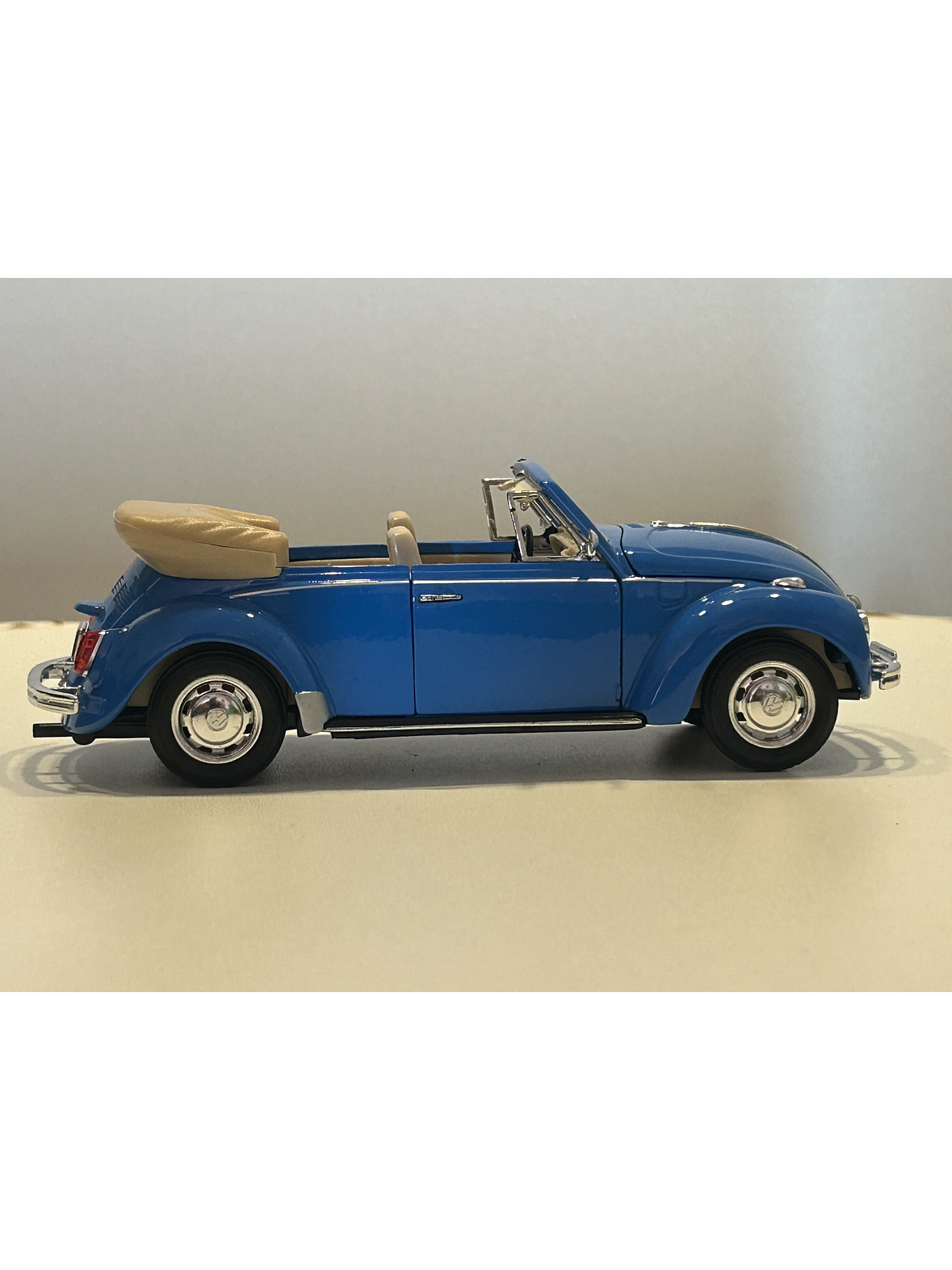 Volkswagen Beetle Cabriolet – Modelo a Escala 1:24 Welly Diecast Coleccionable 5