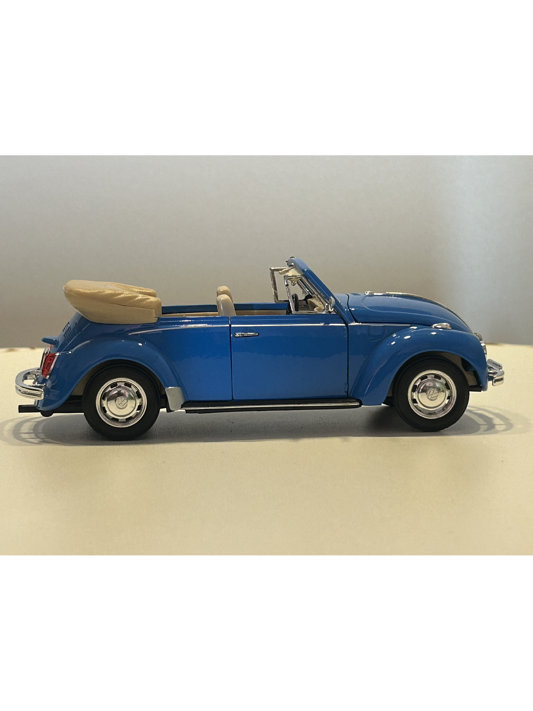 Volkswagen Beetle Cabriolet – Modelo a Escala 1:24 Welly Diecast Coleccionable 5