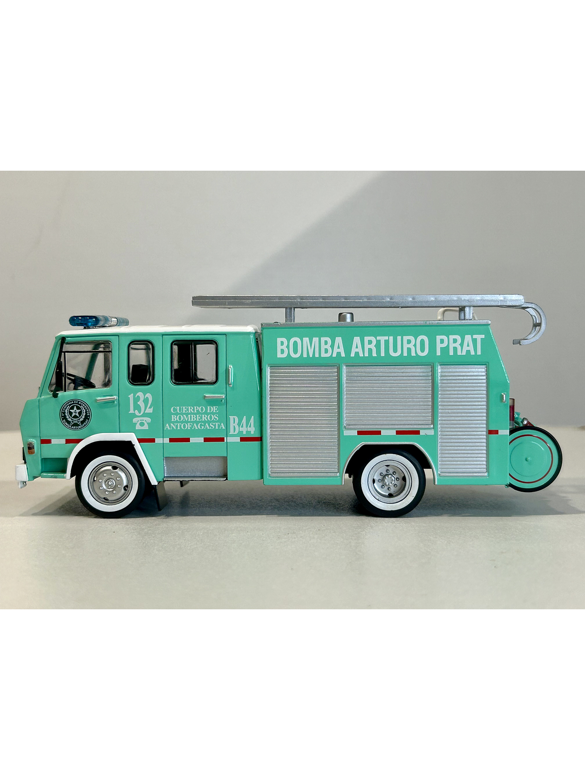 Camión de Bomberos Berliet 770 KB6 – Bomba Arturo Prat Antofagasta 1:43 | Ruta Nostalgia 8