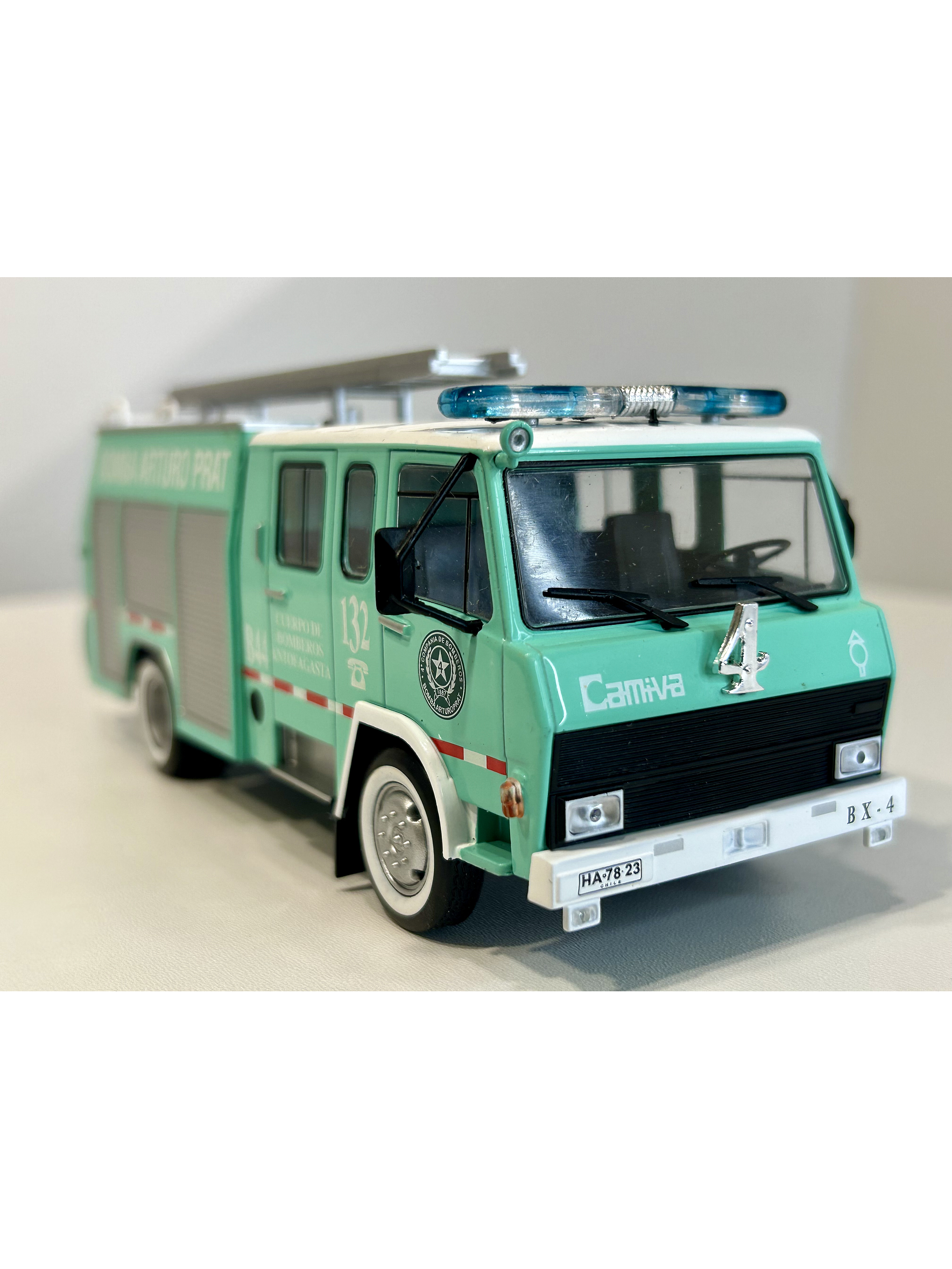 Camión de Bomberos Berliet 770 KB6 – Bomba Arturo Prat Antofagasta 1:43 | Ruta Nostalgia 4