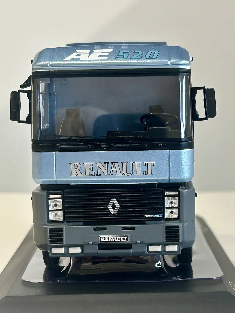 Camión Renault Magnum AE 520 Ti 1994 | IXO 1:43 2