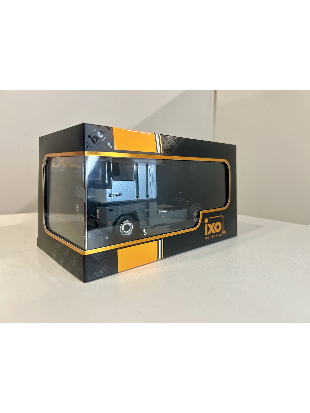 Renault Magnum AE 520 Ti 1994 – IXO Models 1:43 – Ícono europeo en Chile 9