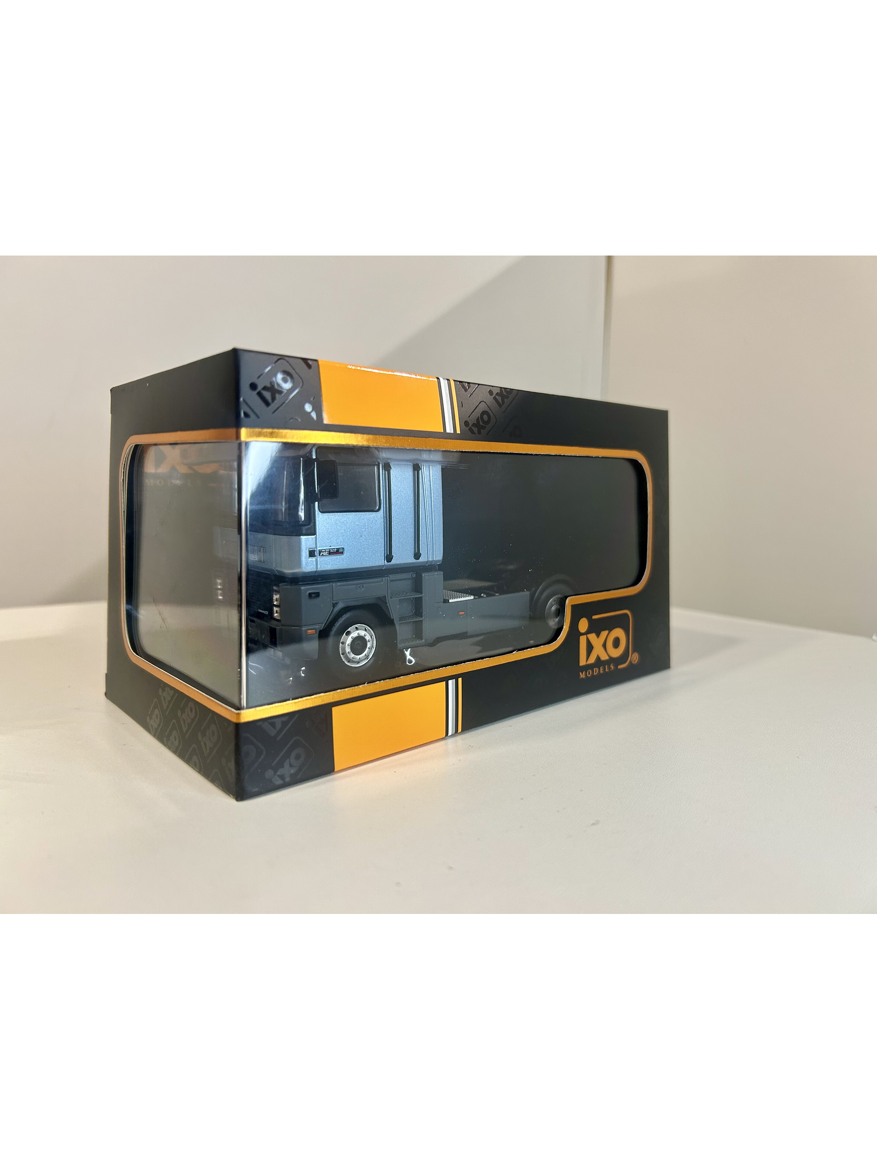 Renault Magnum AE 520 Ti 1994 – IXO Models 1:43 – Ícono europeo en Chile 9