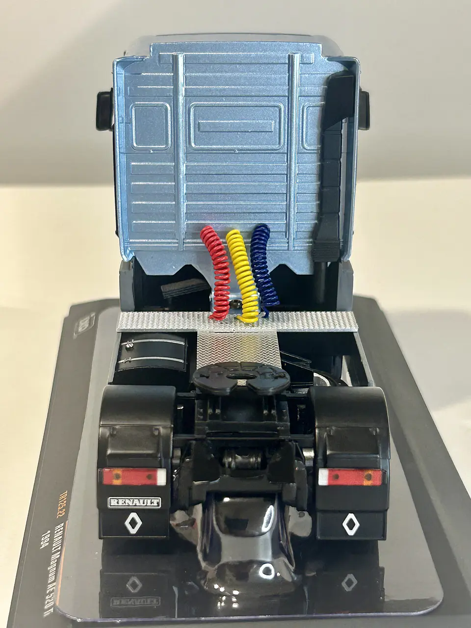 Camión Renault Magnum AE 520 Ti 1994 | IXO 1:43 6