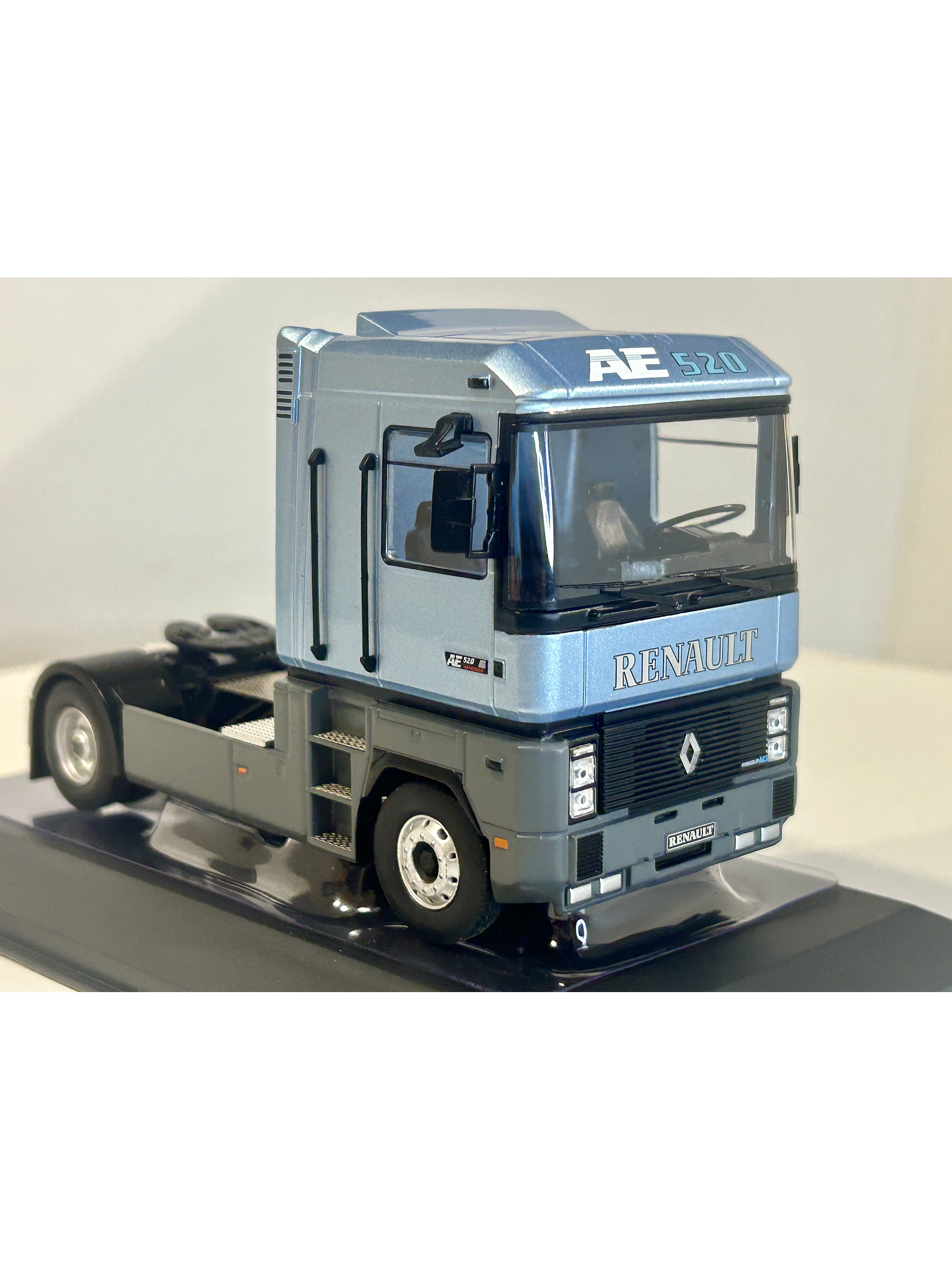 Renault Magnum AE 520 Ti 1994 – IXO Models 1:43 – Ícono europeo en Chile 3