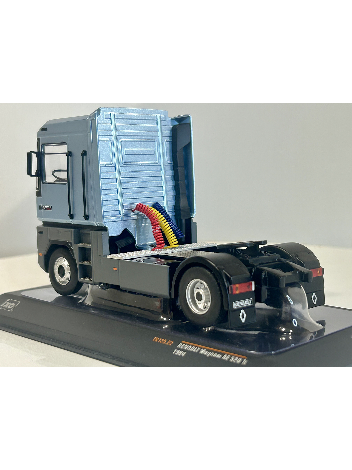 Renault Magnum AE 520 Ti 1994 – IXO Models 1:43 – Ícono europeo en Chile 7