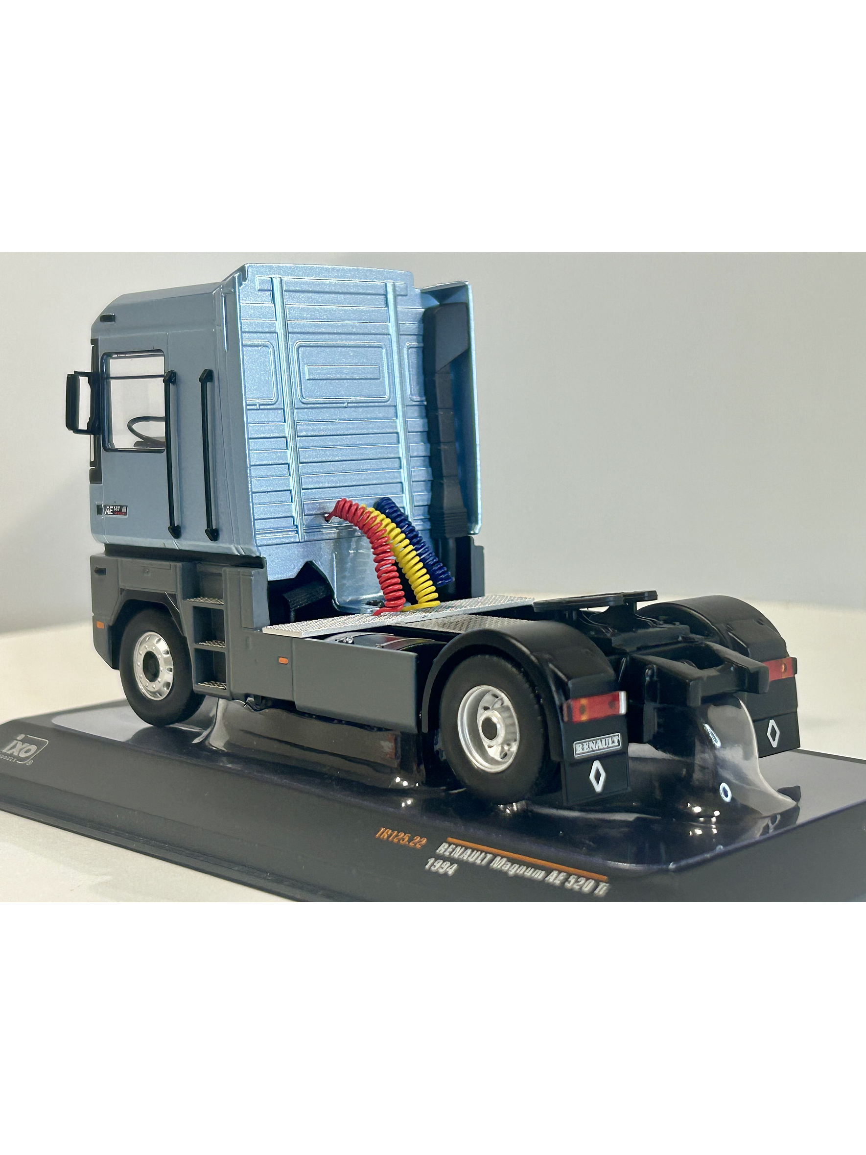 Renault Magnum AE 520 Ti 1994 – IXO Models 1:43 – Ícono europeo en Chile 7