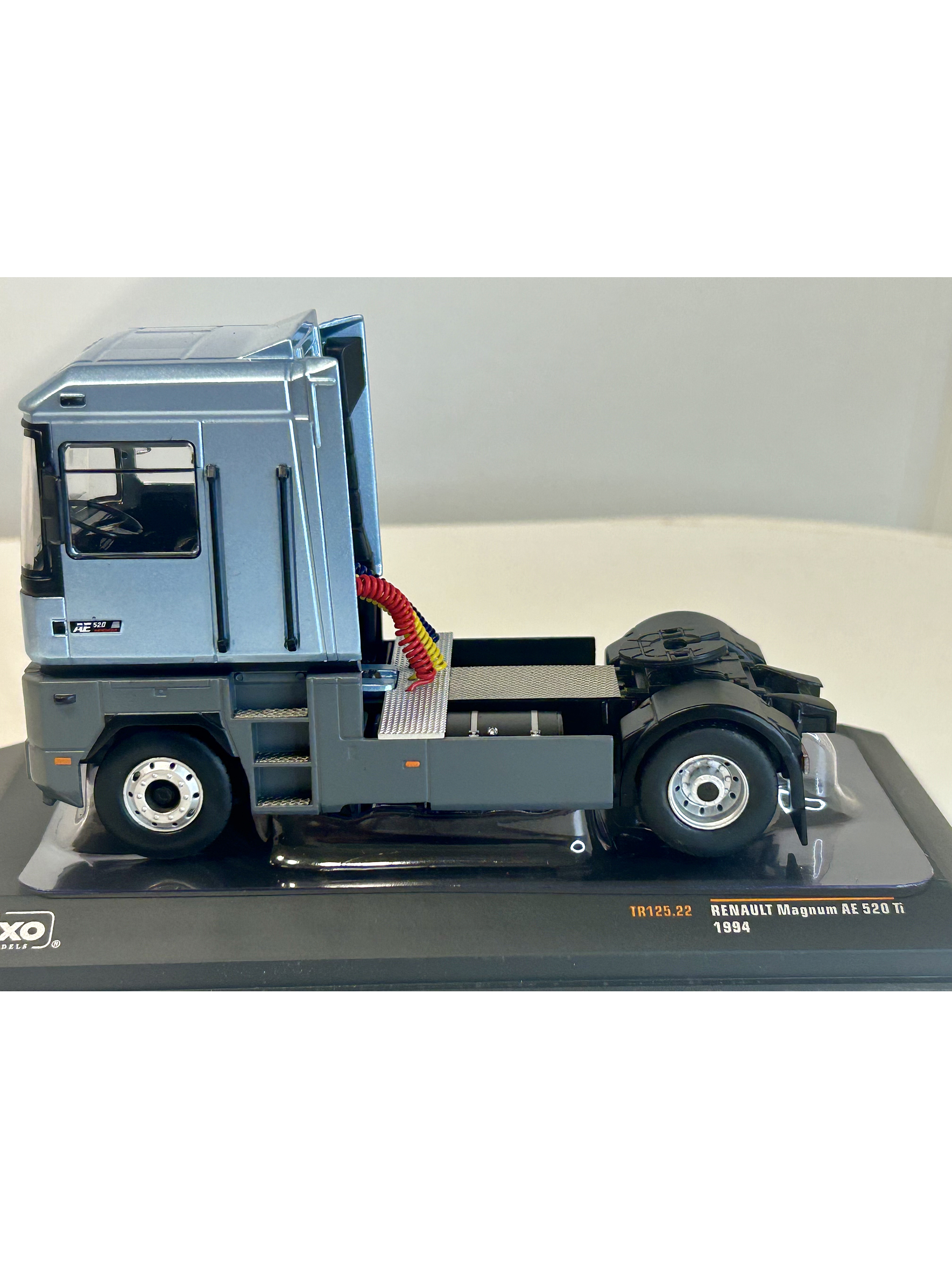 Renault Magnum AE 520 Ti 1994 – IXO Models 1:43 – Ícono europeo en Chile 8