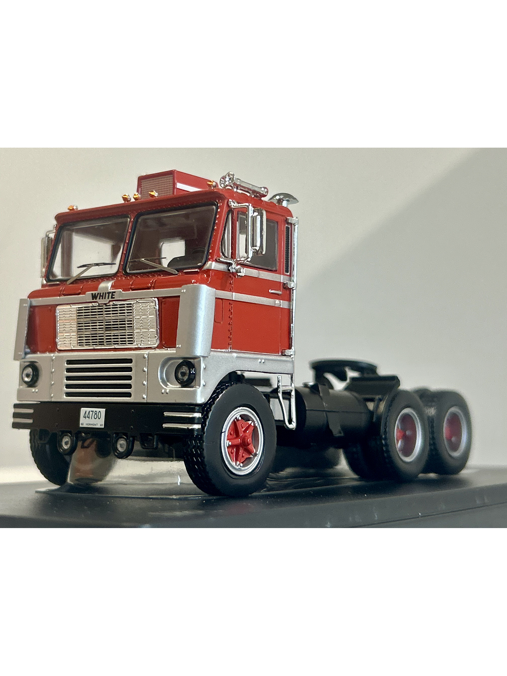 Camión White 7400 1960 | IXO Models 1:43 – Clásico americano de los 60 1