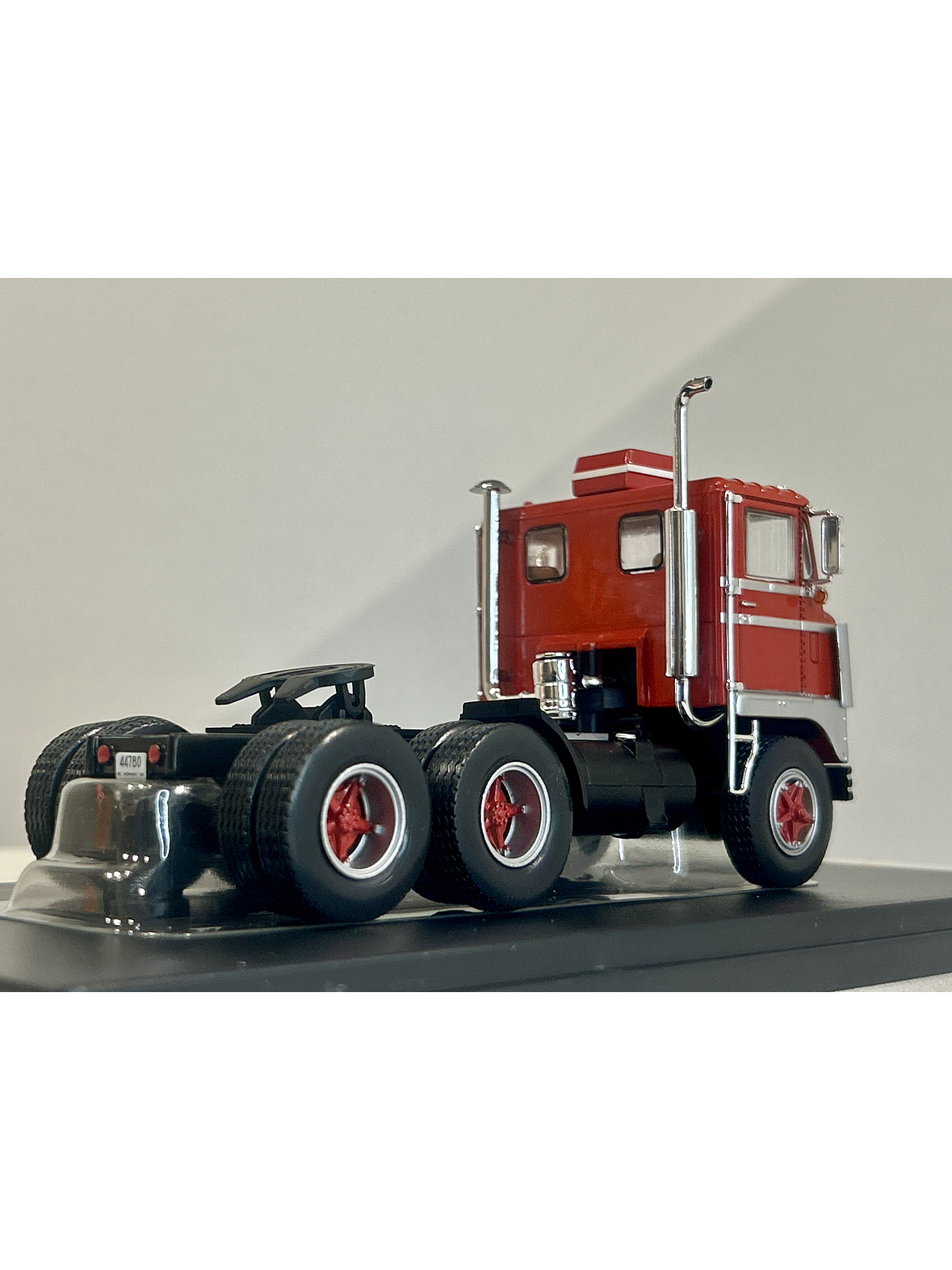 Camión White 7400 1960 | IXO Models 1:43 – Clásico americano de los 60 5