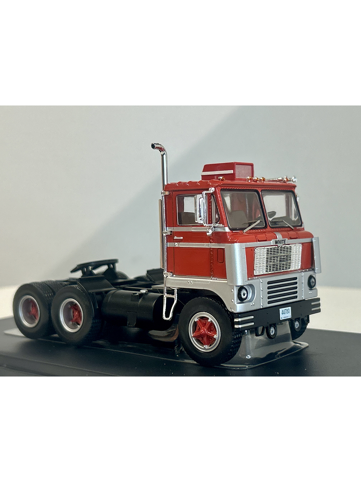 Camión White 7400 1960 | IXO Models 1:43 – Clásico americano de los 60 3