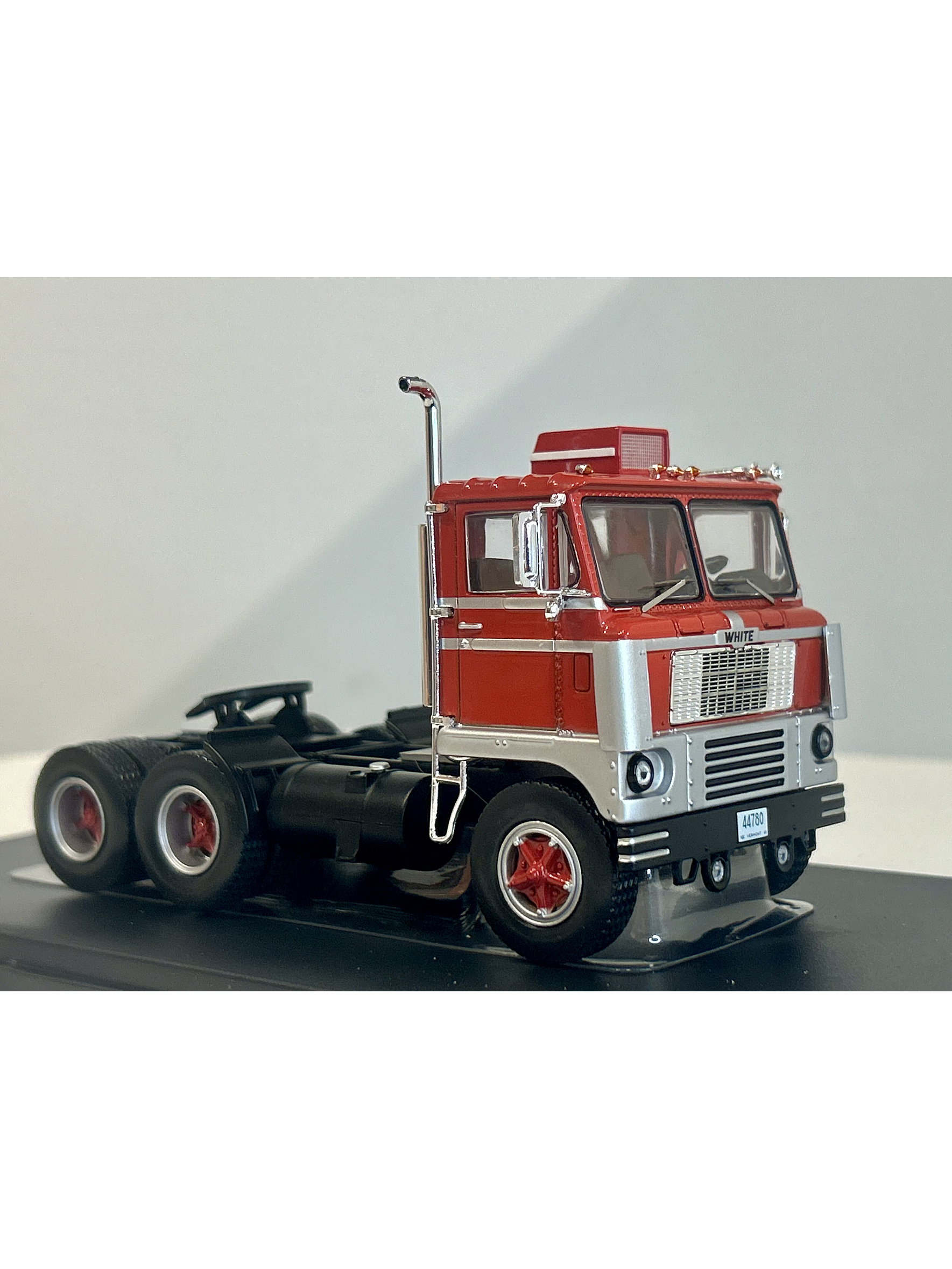 Camión White 7400 1960 | IXO Models 1:43 – Clásico americano de los 60 3