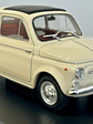 Fiat 500D 1960 beige claro 1:24 – Citycar italiano clásico con techo de lona y placas Torino - Miniatura 3