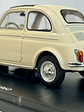 Fiat 500D 1960 beige claro 1:24 – Citycar italiano clásico con techo de lona y placas Torino - Miniatura 7