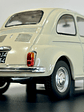 Fiat 500D 1960 beige claro 1:24 – Citycar italiano clásico con techo de lona y placas Torino - Miniatura 5