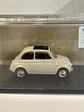 Fiat 500D 1960 beige claro 1:24 – Citycar italiano clásico con techo de lona y placas Torino - Miniatura 9