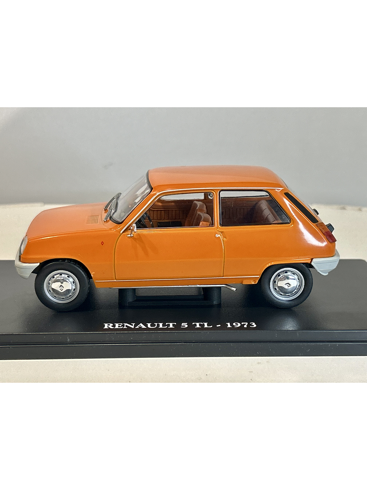 Renault 5 TL 1973 naranja 1:24 Fabbri Editori – Supermini francés icónico para coleccionistas 8