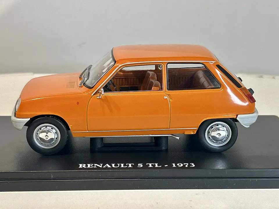 Auto  Renault 5 Tl. 1973. Fabbri Editori. Escala 1:24  8