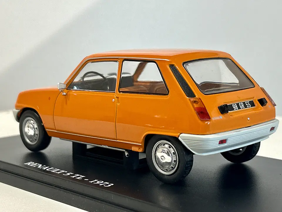 Auto  Renault 5 Tl. 1973. Fabbri Editori. Escala 1:24  7
