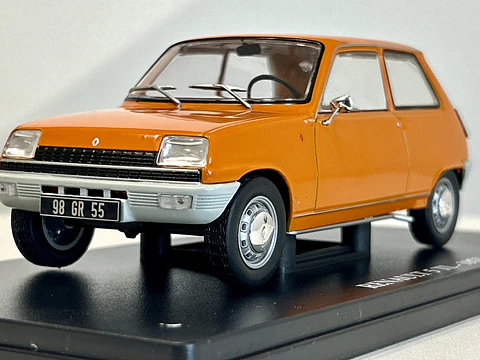 Renault 5 TL 1973 naranja 1:24 Fabbri Editori – Supermini francés icónico para coleccionistas