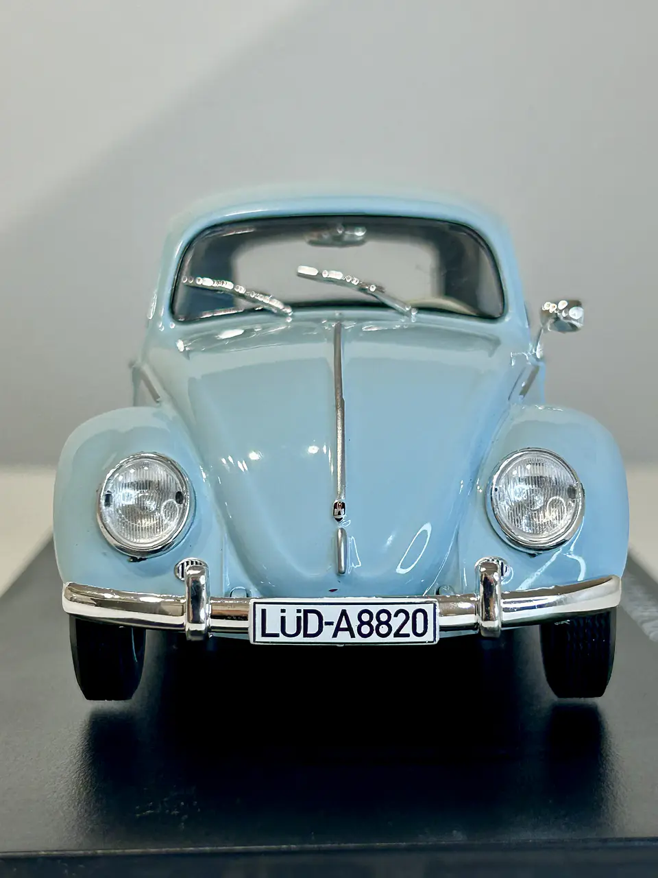 Auto Volkswagen Beetle 1200 1973 celeste 1:24 Fabbri Editori 2