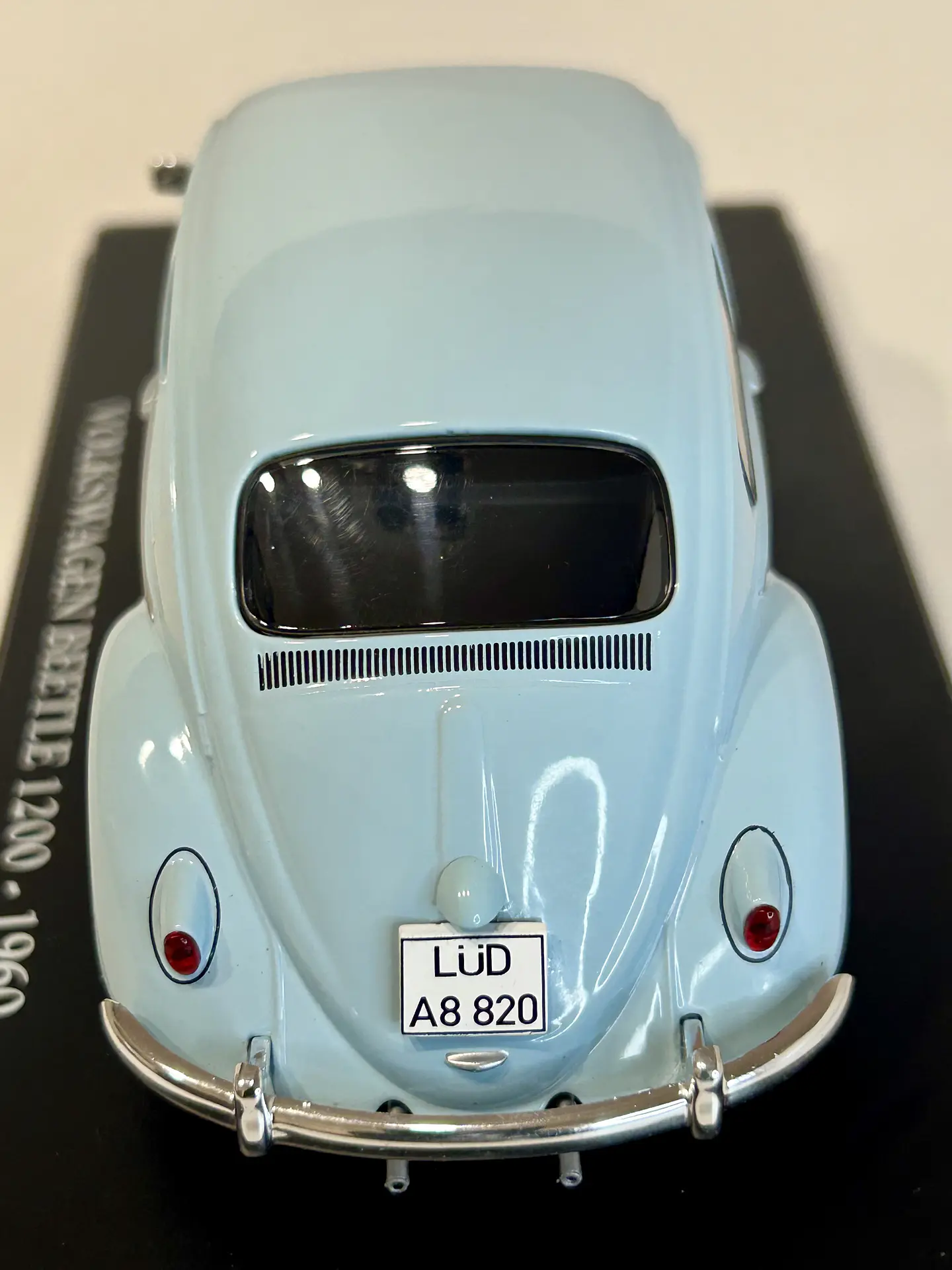Auto Volkswagen Beetle 1200 1973 celeste 1:24 Fabbri Editori 6