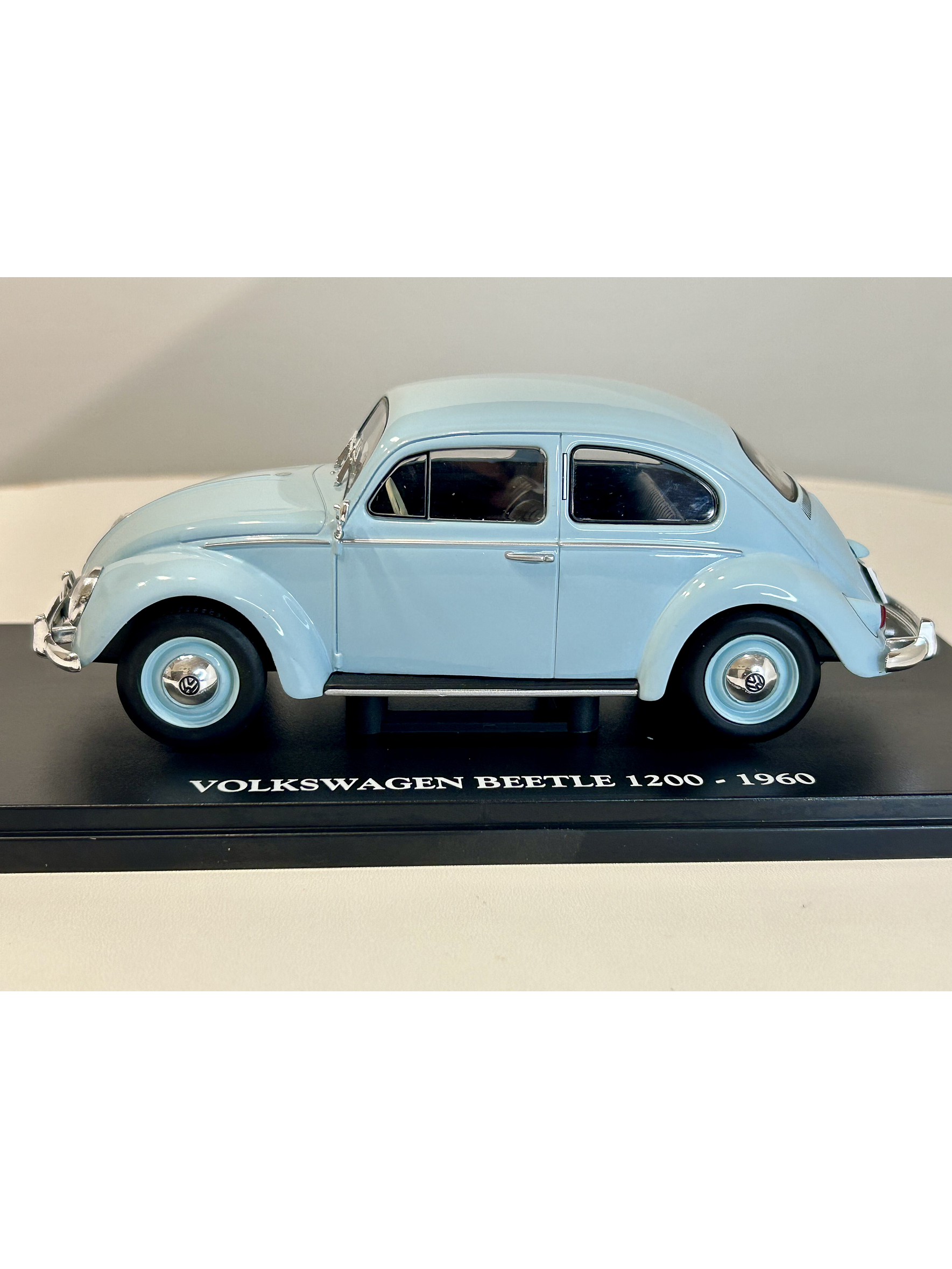 Volkswagen Beetle 1200 1973 celeste 1:24 Fabbri Editori – Escarabajo clásico en Chile 8