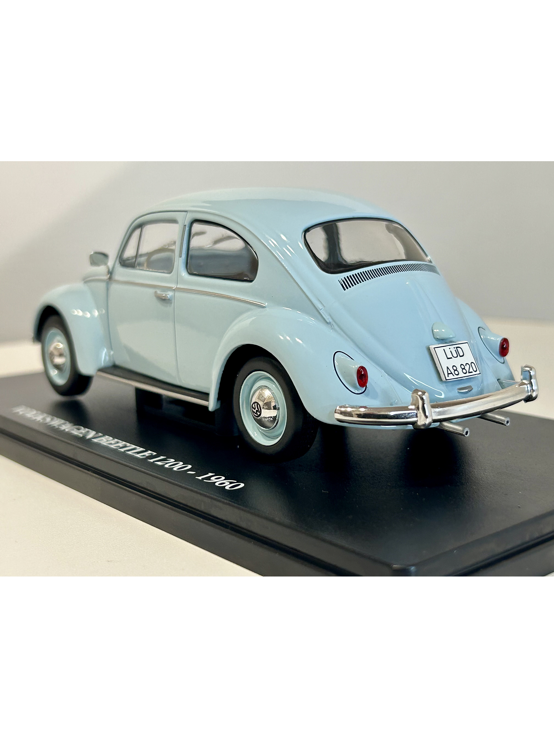 Volkswagen Beetle 1200 1973 celeste 1:24 Fabbri Editori – Escarabajo clásico en Chile 7