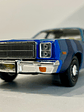 GreenLight Hollywood 1:24 Plymouth Fury “Hunter” 1977 azul claro – Sedán clásico B-body para coleccionistas en Chile - Miniatura 1