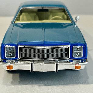 GreenLight Hollywood 1:24 Plymouth Fury “Hunter” 1977 azul claro – Sedán clásico B-body para coleccionistas en Chile