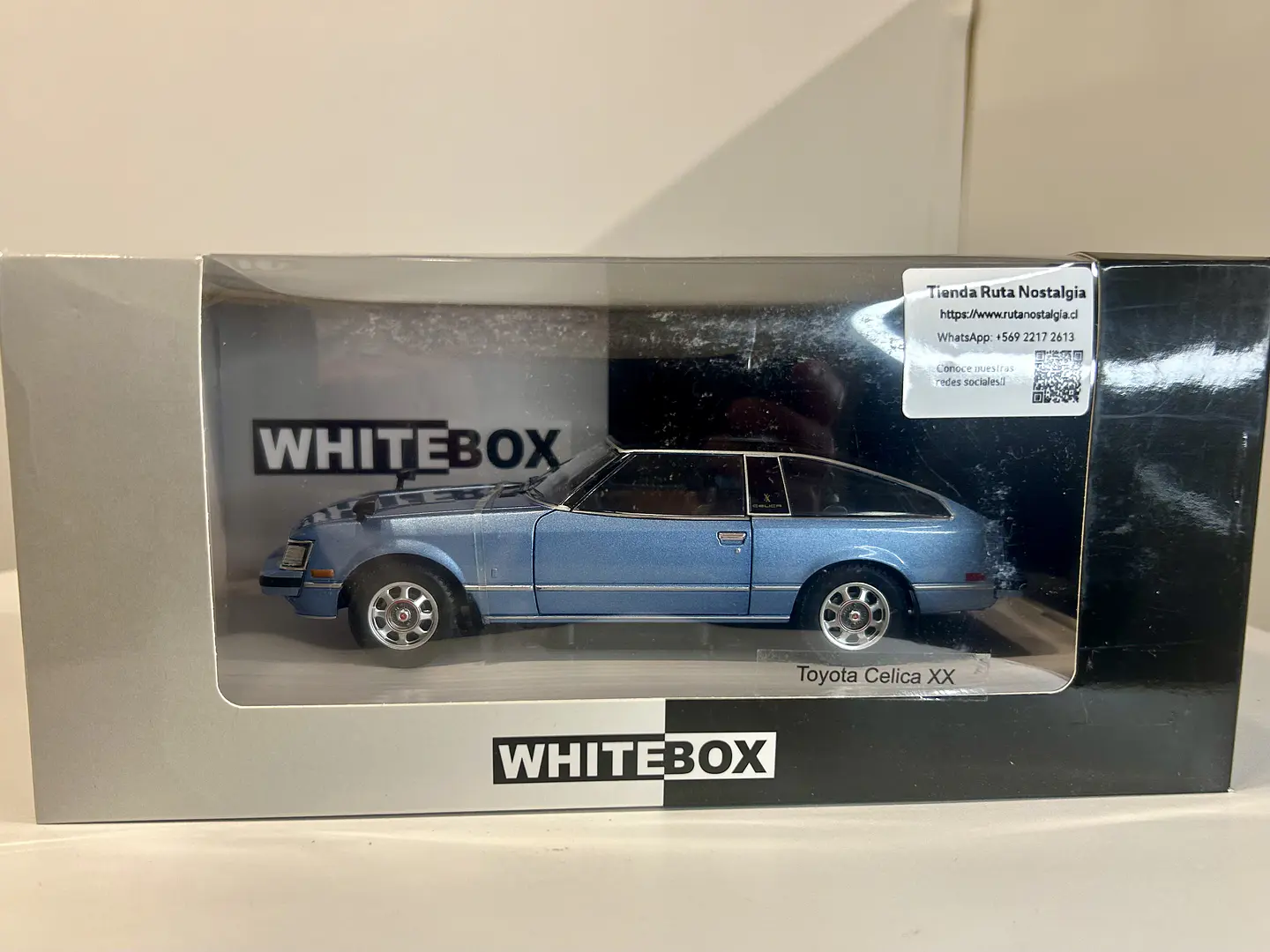 Auto Toyota Celica XX 1978 azul metalizado/negro 1:24 11