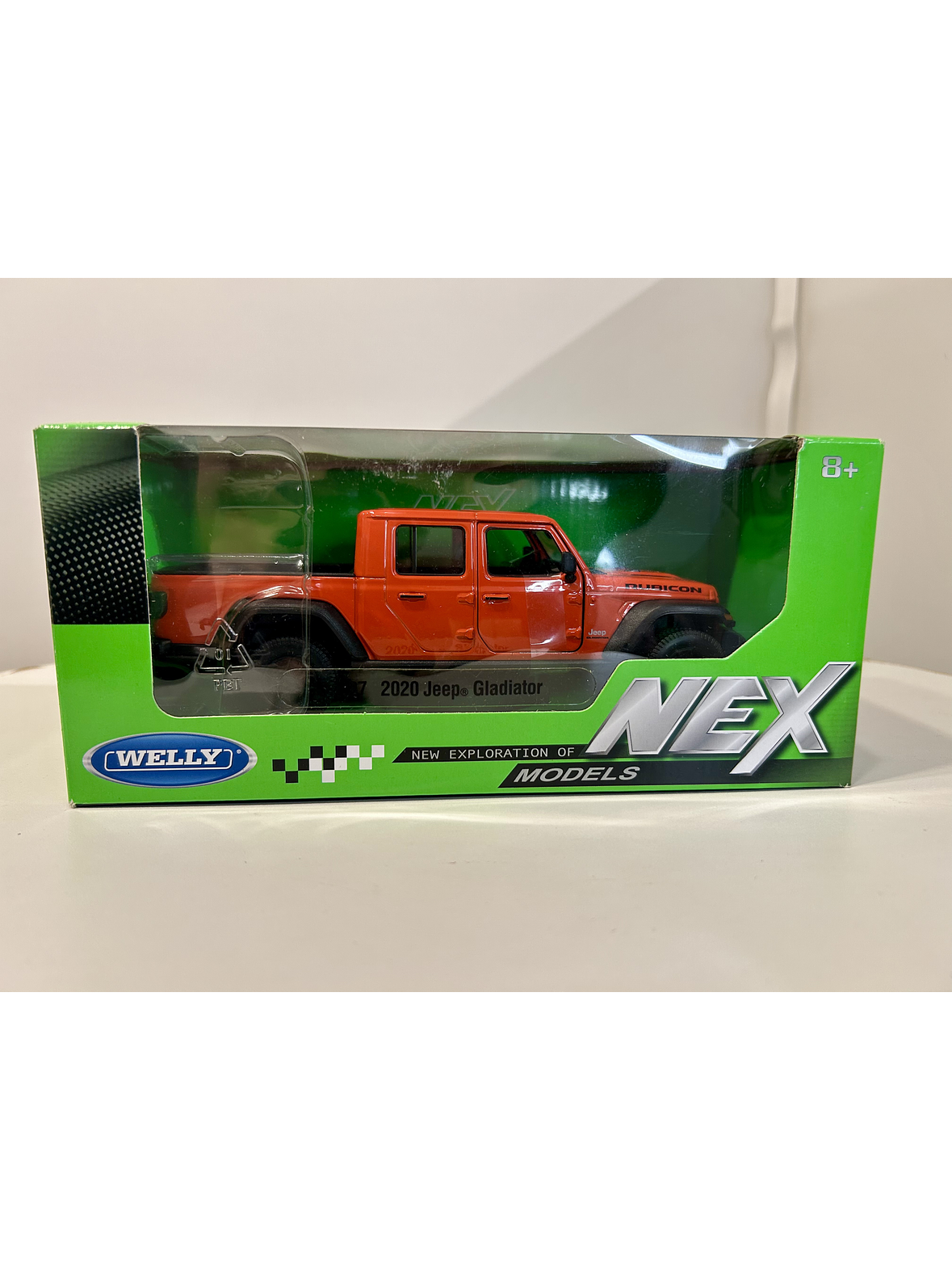 Welly Jeep Gladiator Rubicon 1:24 (naranja “Punk”) – Pick-up 4x4 icónica para coleccionistas en Chile | Ruta Nostalgia 9