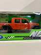 Welly Jeep Gladiator Rubicon 1:24 (naranja “Punk”) – Pick-up 4x4 icónica para coleccionistas en Chile | Ruta Nostalgia - Miniatura 9