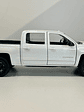 Welly Chevrolet Silverado 2017 1:29 blanco – Pick-up full-size icónica para coleccionistas en Chile | Ruta Nostalgia - Miniatura 4