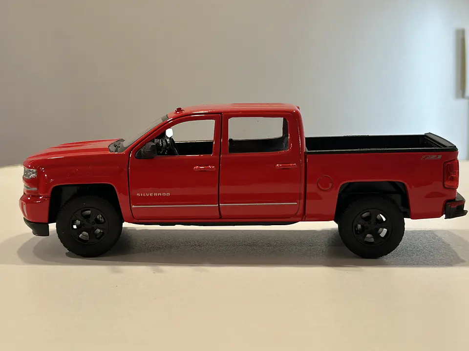 Welly Chevrolet Silverado 2017 1:29 blanco – Pick-up full-size icónica para coleccionistas en Chile | Ruta Nostalgia 18