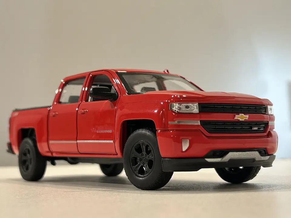 Welly Chevrolet Silverado 2017 1:29 blanco – Pick-up full-size icónica para coleccionistas en Chile | Ruta Nostalgia 19