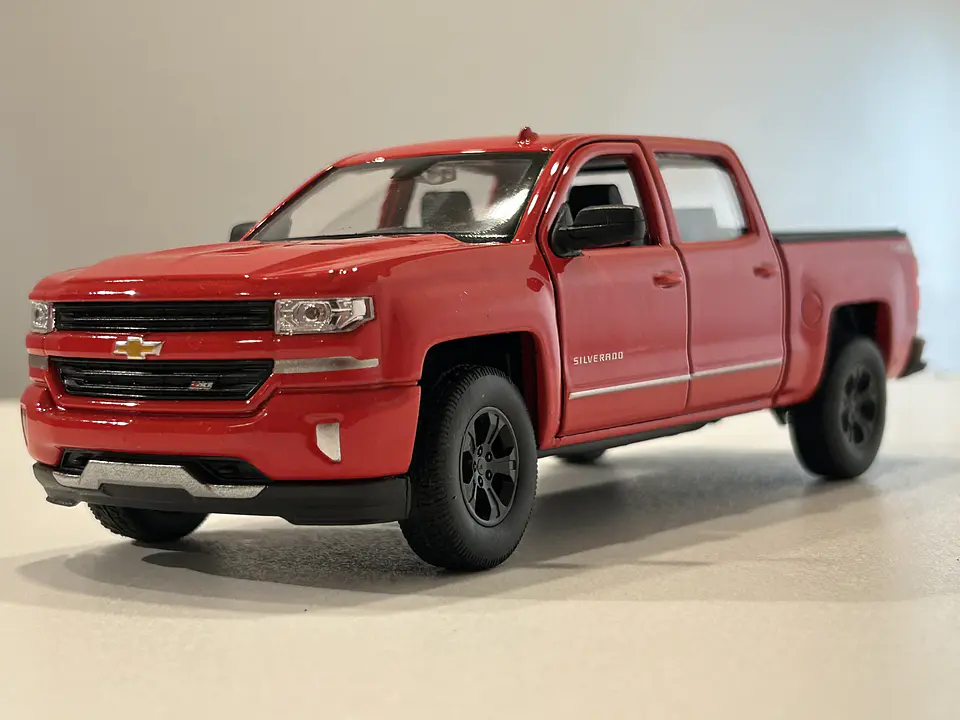 Welly Chevrolet Silverado 2017 1:29 blanco – Pick-up full-size icónica para coleccionistas en Chile | Ruta Nostalgia 11