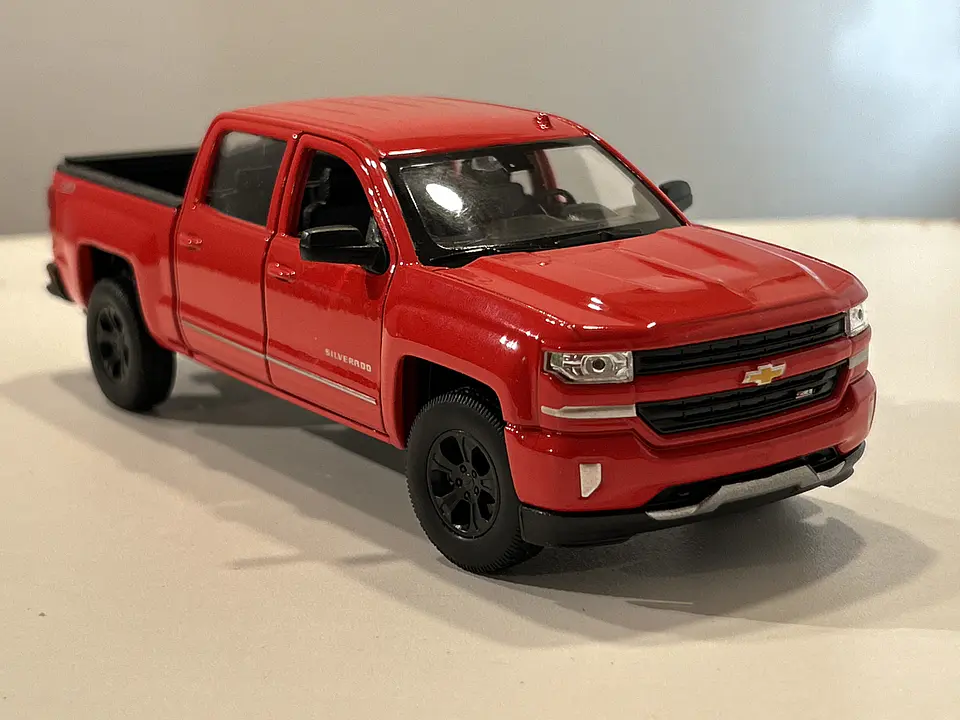 Welly Chevrolet Silverado 2017 1:29 blanco – Pick-up full-size icónica para coleccionistas en Chile | Ruta Nostalgia 13