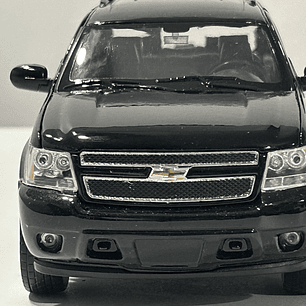 Welly Chevrolet Tahoe LT 2008 1:24 negro – SUV full-size icónica para coleccionistas en Chile | Ruta Nostalgia