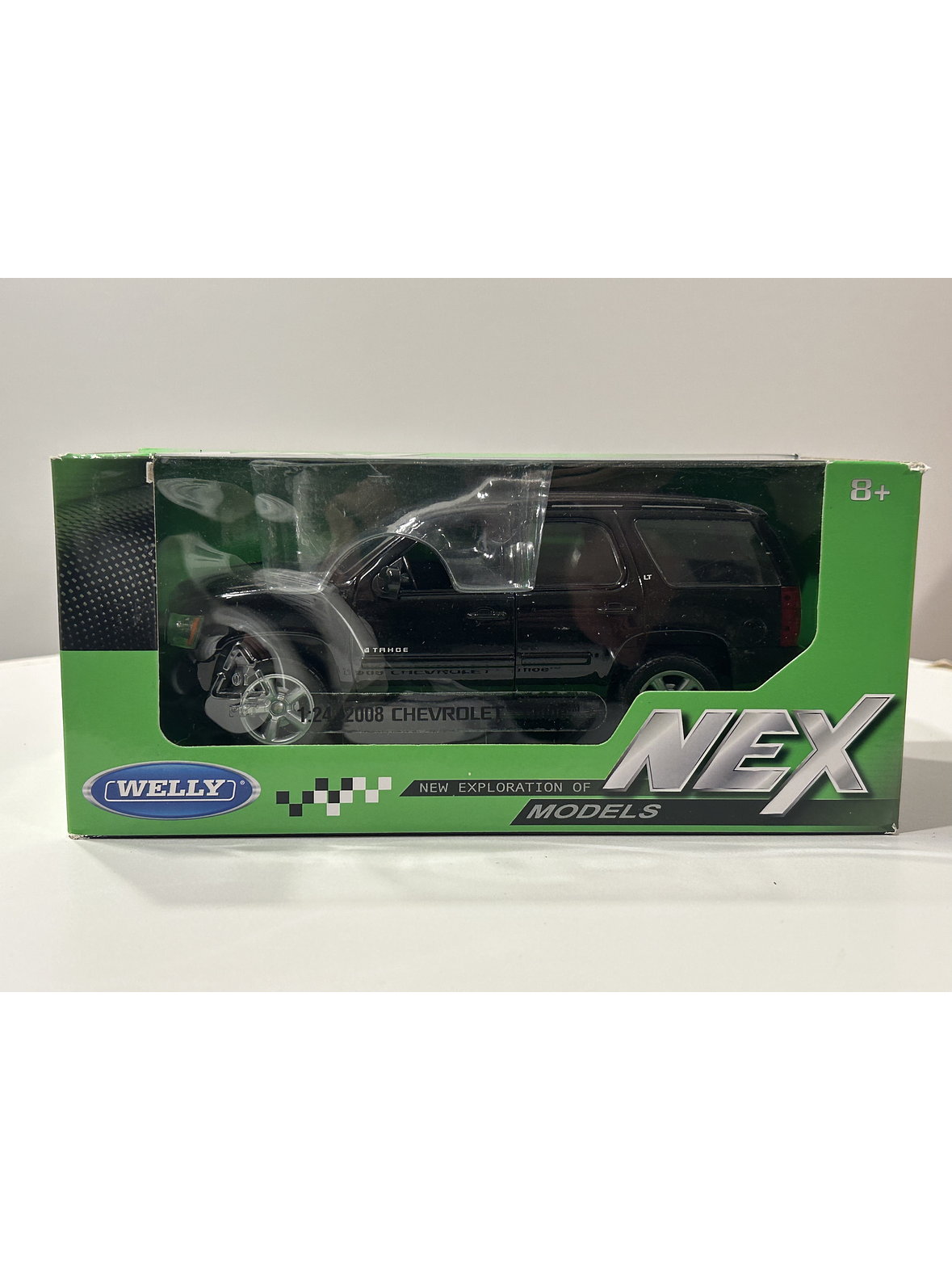 Welly Chevrolet Tahoe LT 2008 1:24 negro – SUV full-size icónica para coleccionistas en Chile | Ruta Nostalgia 9
