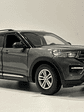 Motormax Ford Explorer XLT 2022 1:24 – SUV tres filas moderno para coleccionistas | Ruta Nostalgia - Miniatura 21