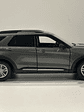 Motormax Ford Explorer XLT 2022 1:24 – SUV tres filas moderno para coleccionistas | Ruta Nostalgia - Miniatura 16
